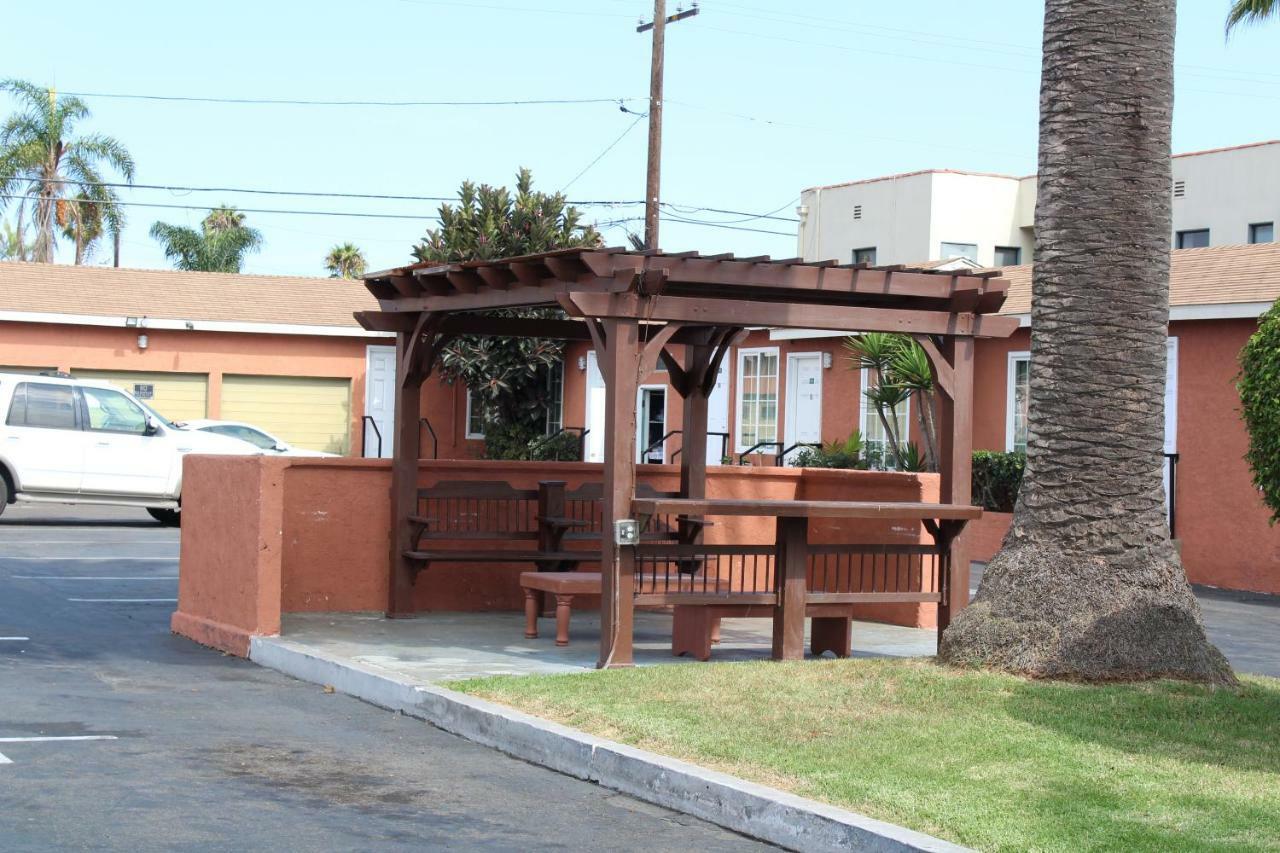 Oceanside Inn & Suites Exterior foto